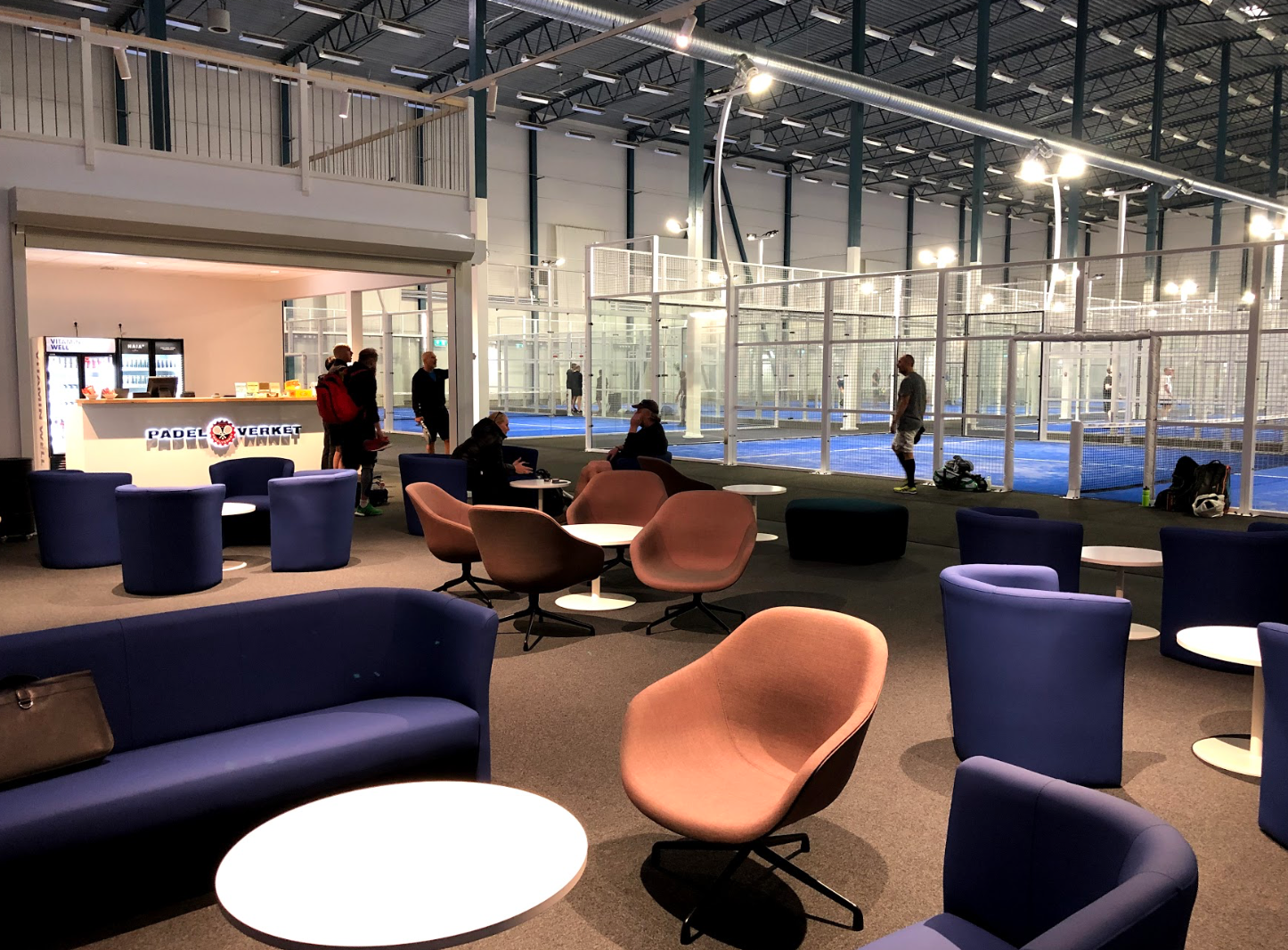 Nu har Stockholms största padelcenter öppnat